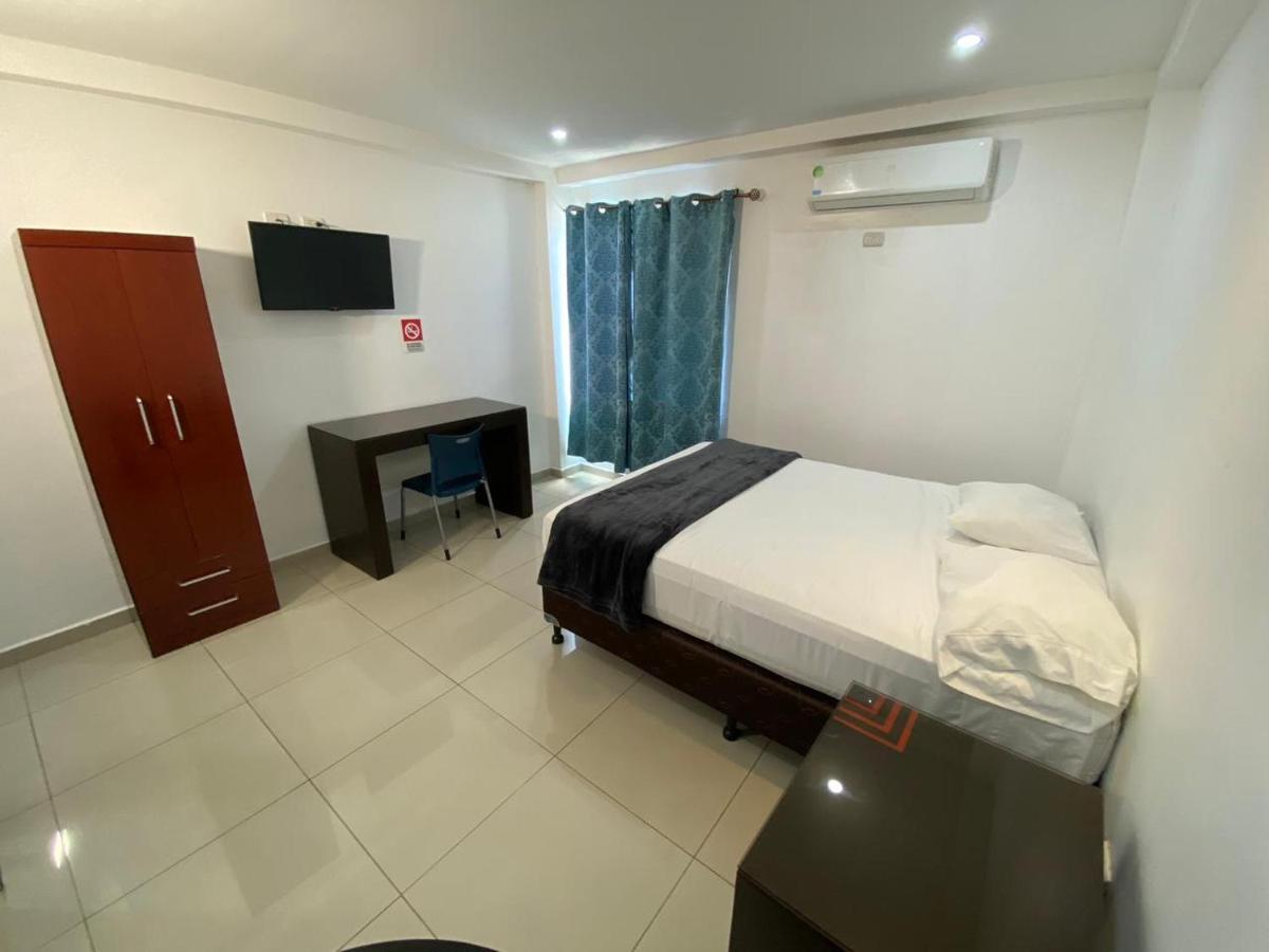 Micro Hotel Rio De Piedras ซานเปโดร ซูลา ภายนอก รูปภาพ