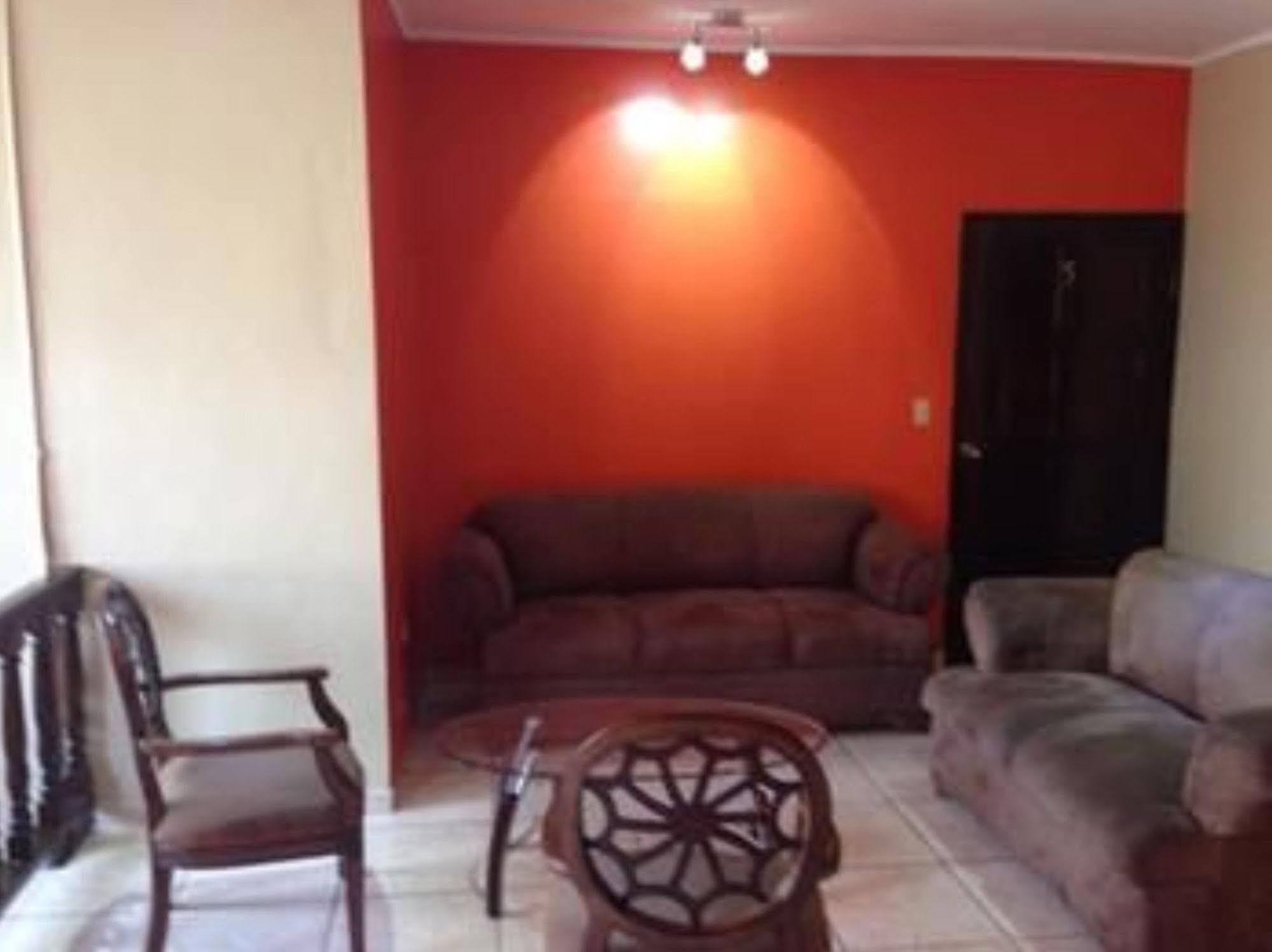 Micro Hotel Rio De Piedras ซานเปโดร ซูลา ภายนอก รูปภาพ