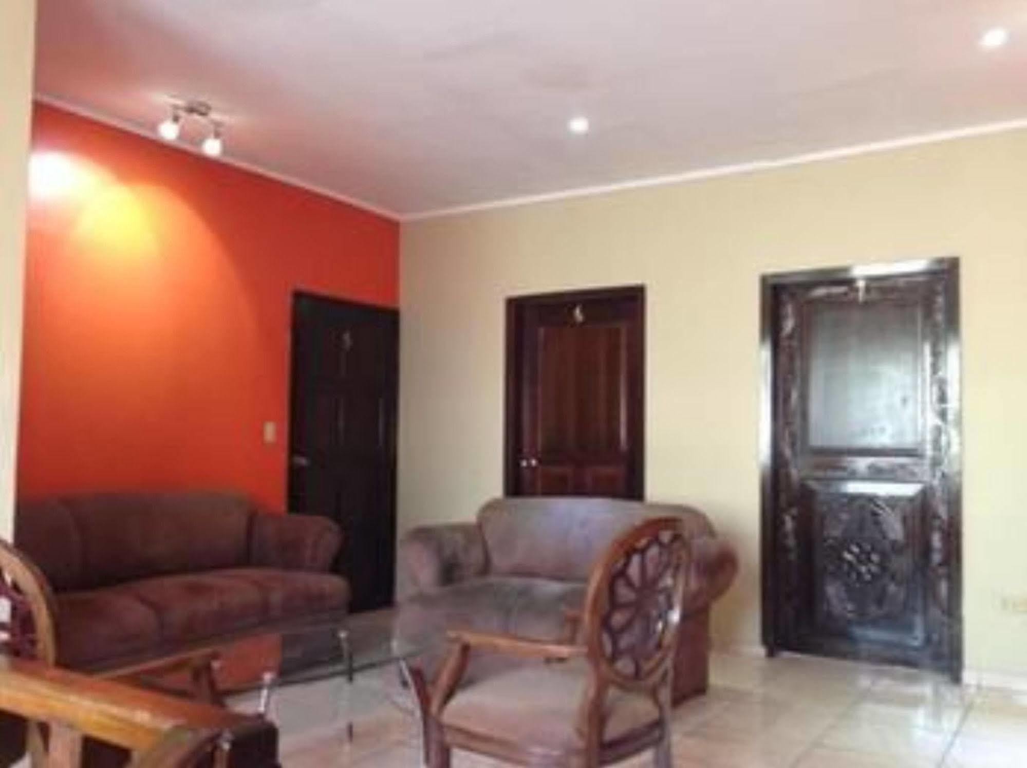 Micro Hotel Rio De Piedras ซานเปโดร ซูลา ภายนอก รูปภาพ