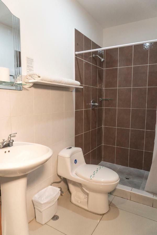 Micro Hotel Rio De Piedras ซานเปโดร ซูลา ภายนอก รูปภาพ